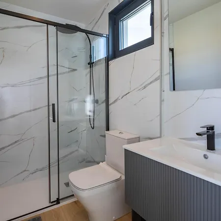 Complejo Con Piscina דירה *