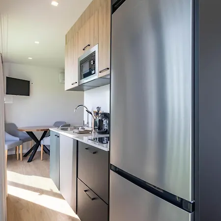 Complejo Con Piscina דירה *